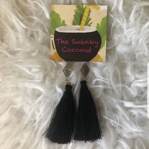 **5/25** 💓 Beautiful Black Fringe Tassle Earrings